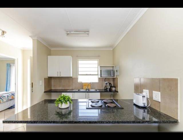 2 BEDROOM APARTMENT FOR SALE IN ALBERTON NORTH